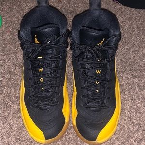 Air Jordan 12 Black/ university gold-black